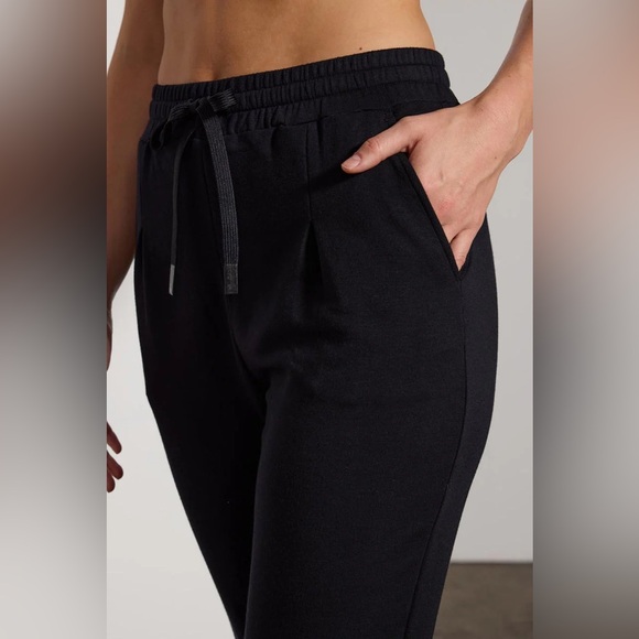 MPG Serene High Waisted Pleated Jogger X-Small - Picture 4 of 14